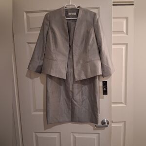 Le Suit Sheath Dress and Jacket Set Size 10P Silver NWT